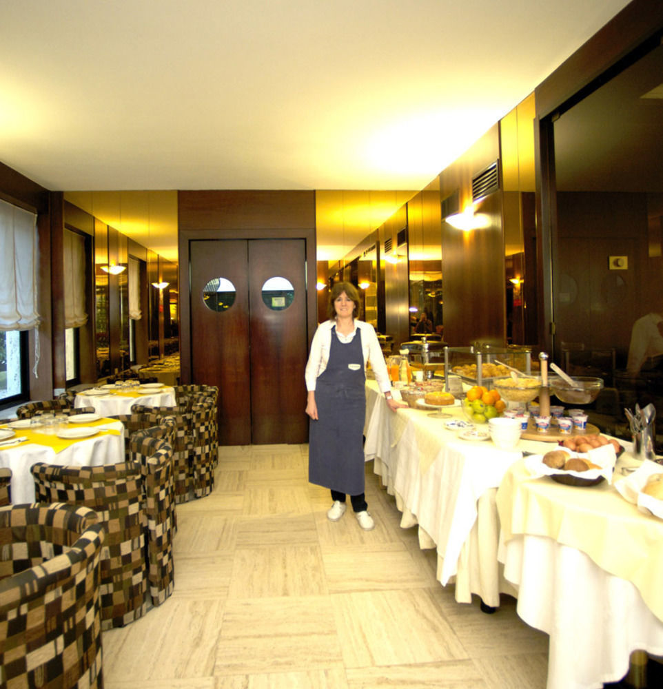 Club Hotel Mestre Esterno foto