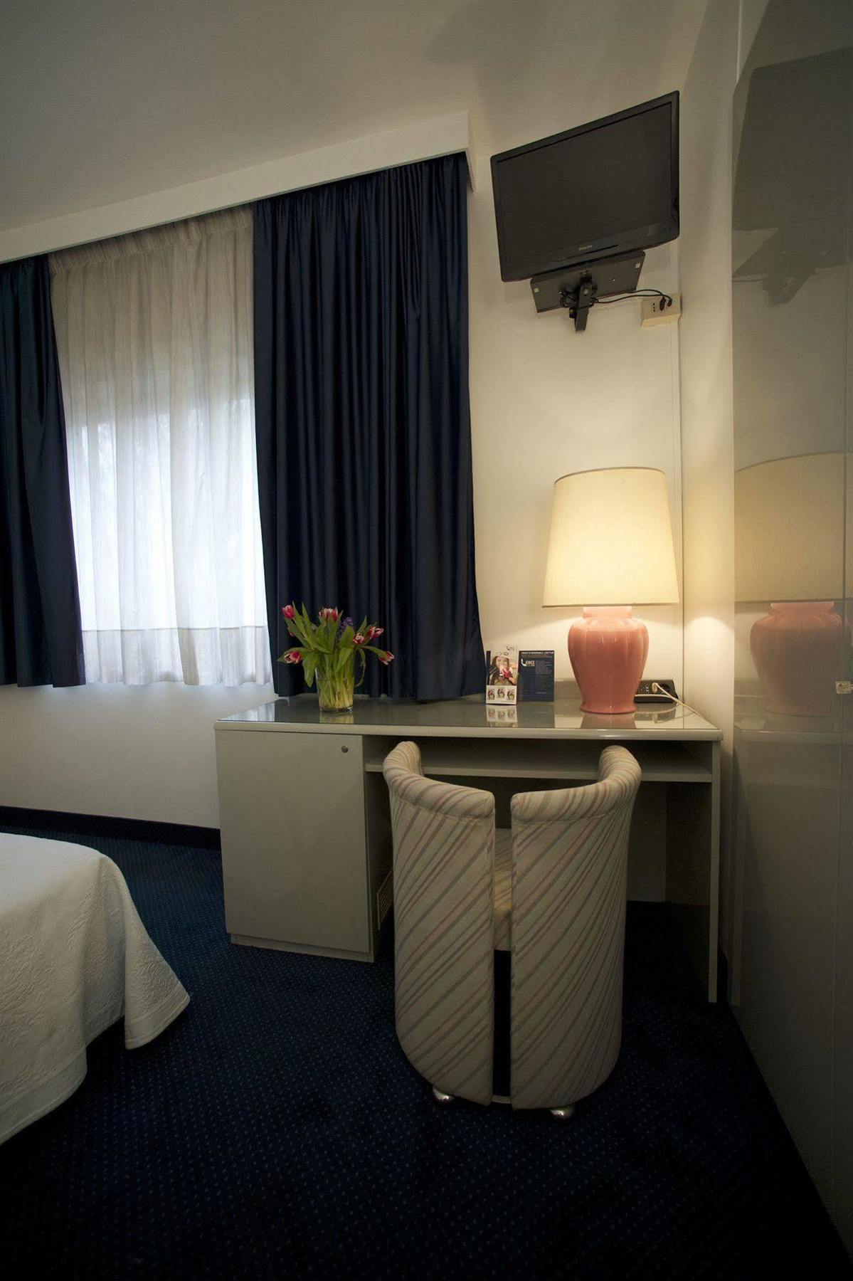Club Hotel Mestre Esterno foto